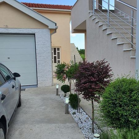 Apartman Tolosi 2 Podgoriţa Exterior foto