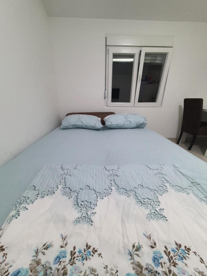 Apartman Tolosi 2 Podgoriţa Exterior foto