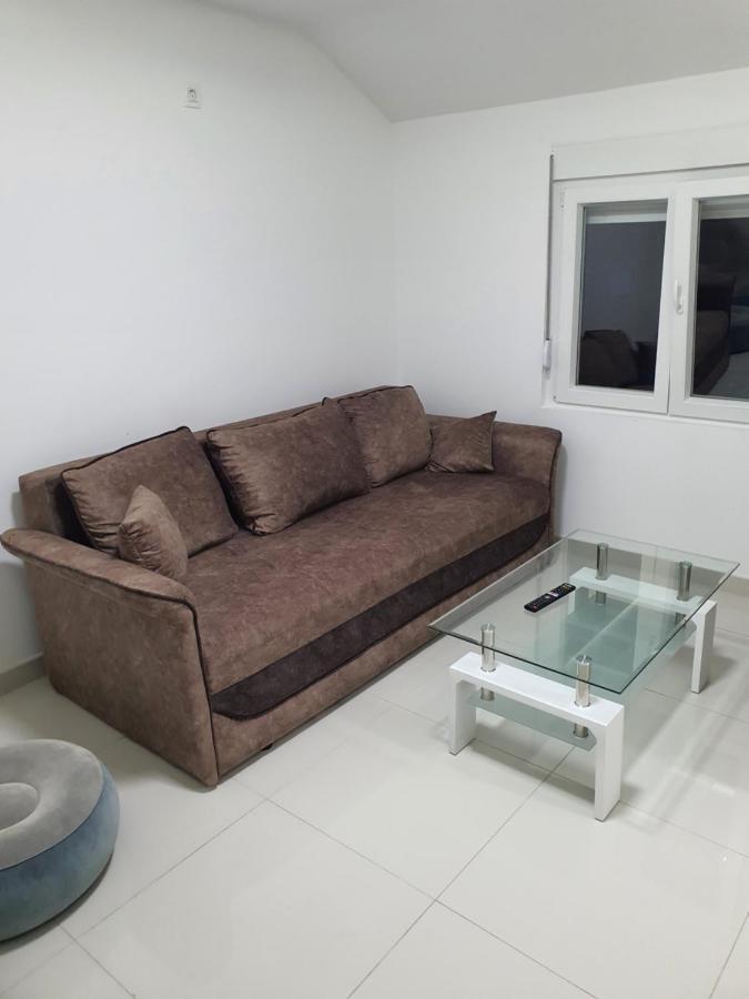 Apartman Tolosi 2 Podgoriţa Exterior foto