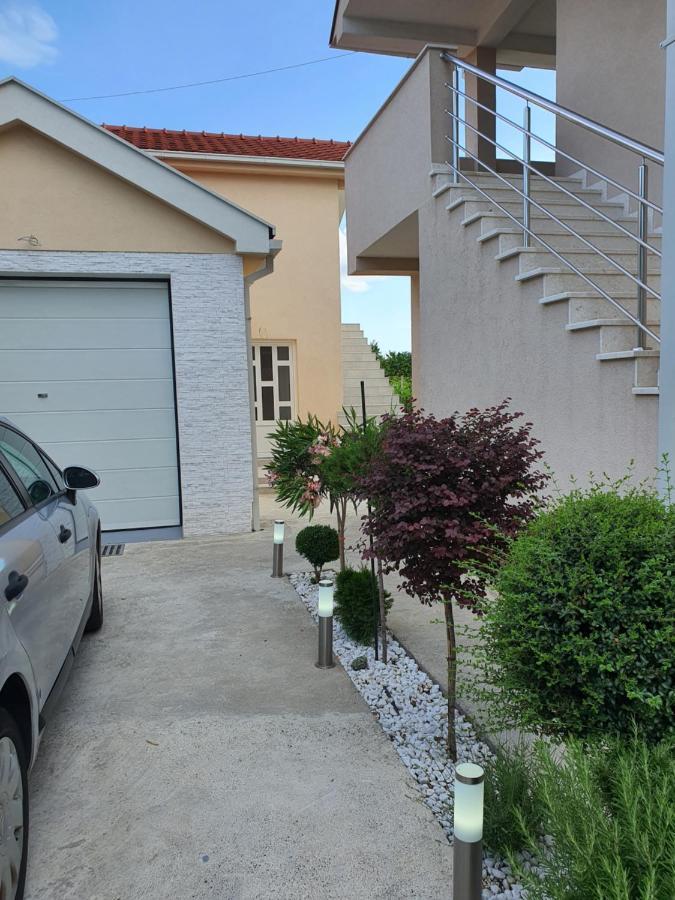 Apartman Tolosi 2 Podgoriţa Exterior foto