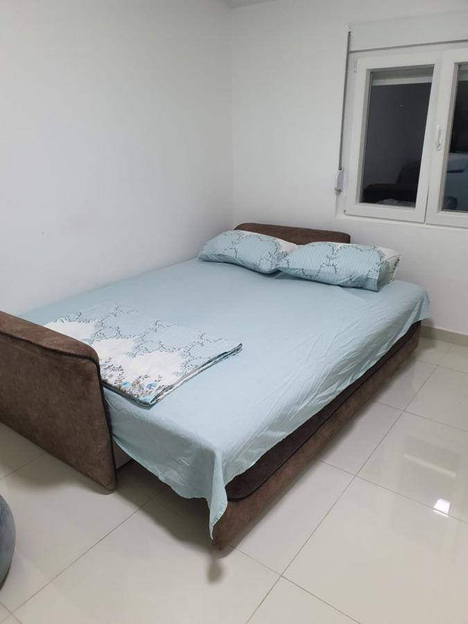 Apartman Tolosi 2 Podgoriţa Exterior foto