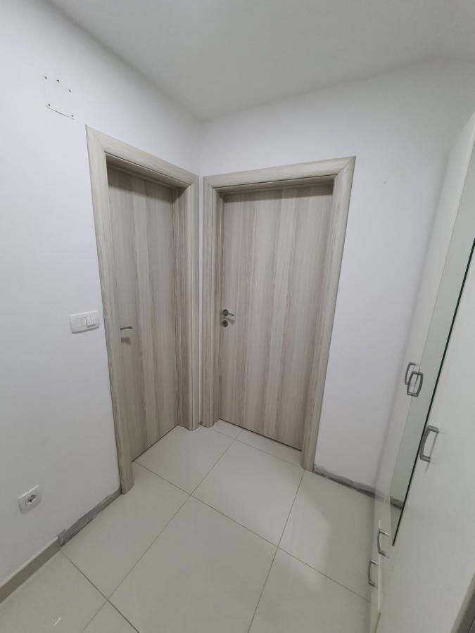 Apartman Tolosi 2 Podgoriţa Exterior foto